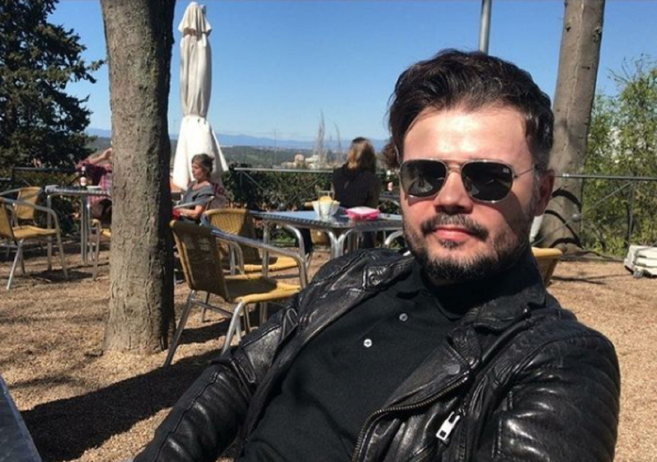 Resposta brutal de Rufián, empetitint un famós cantant espanyol pro-Colón