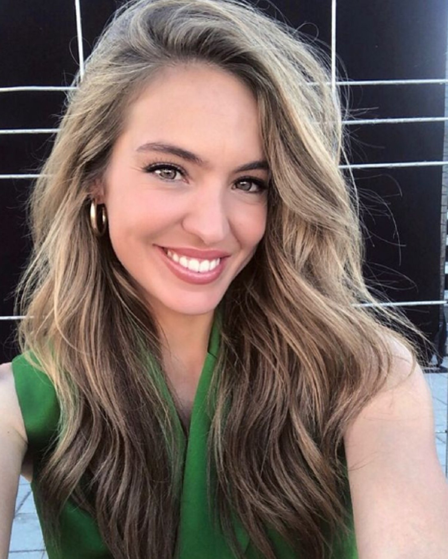 Isabel Forner, nova estrella de La Sexta, desfermada: sota la pluja i cantant