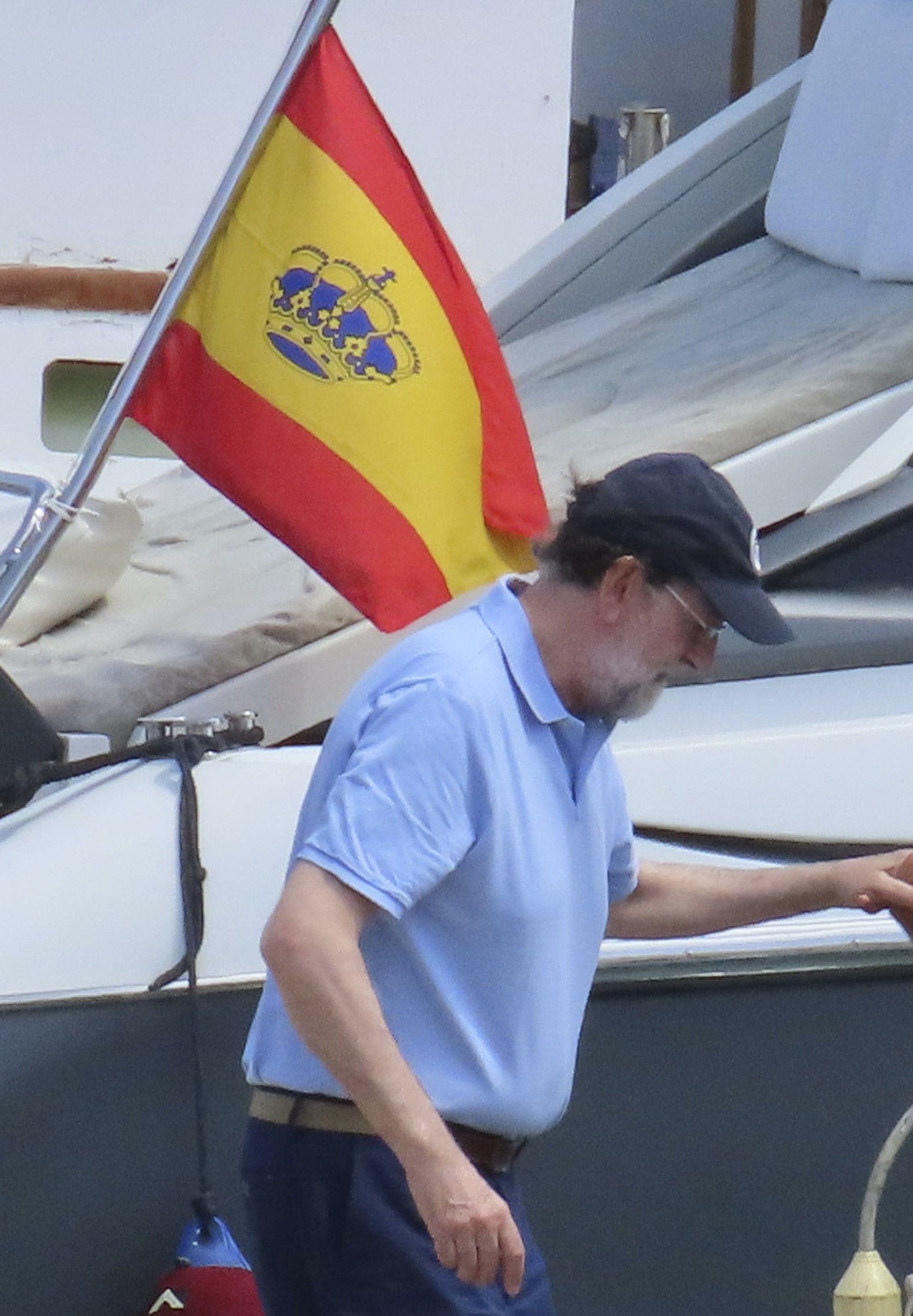 Mariano Rajoy muy informal de vacaciones en Andalucía: compras "mucho españoles"