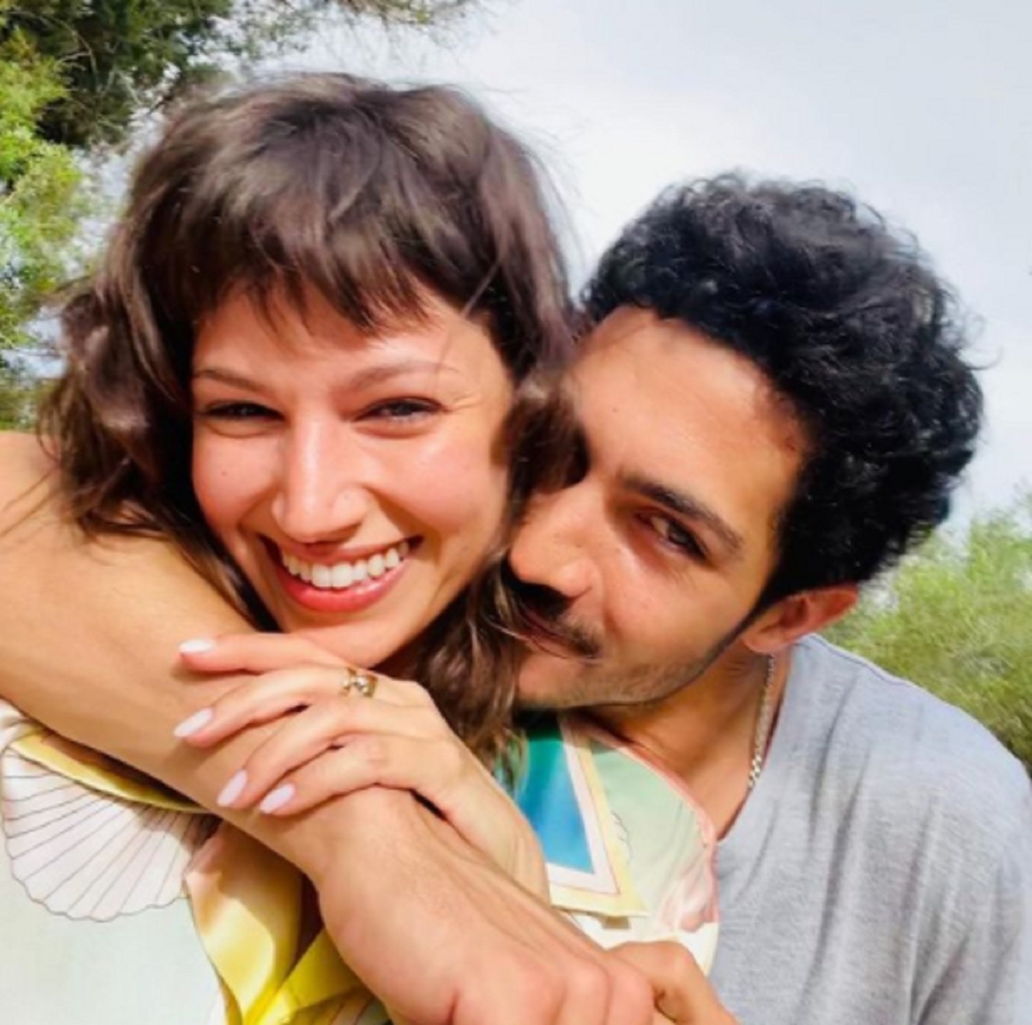 Úrsula Corberó y su novio en Ibiza: la foto que ella hace a él de escondidas