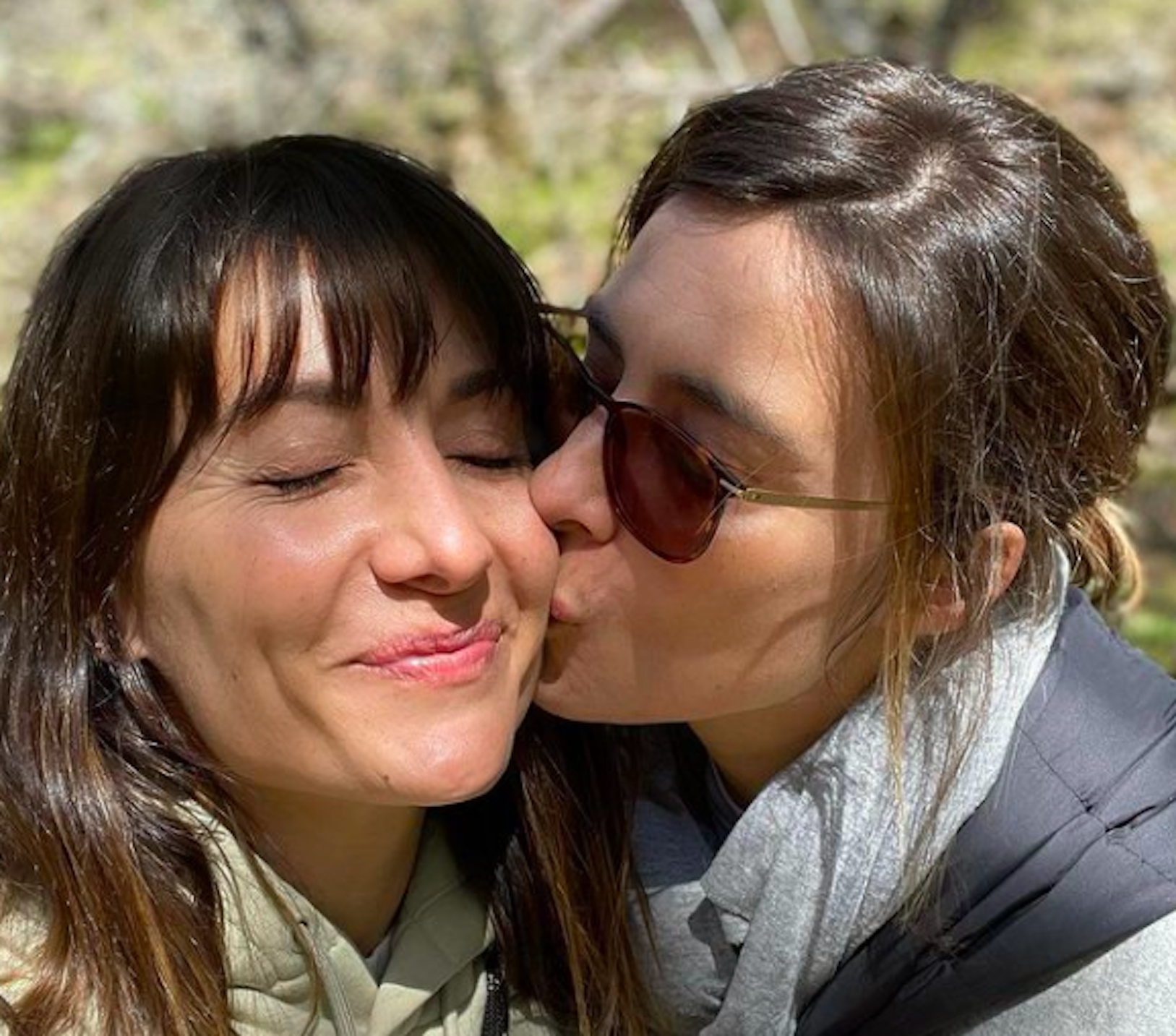 Emotivo reencuentro de Sandra Barneda y Nagore Robles, separadas durante un mes