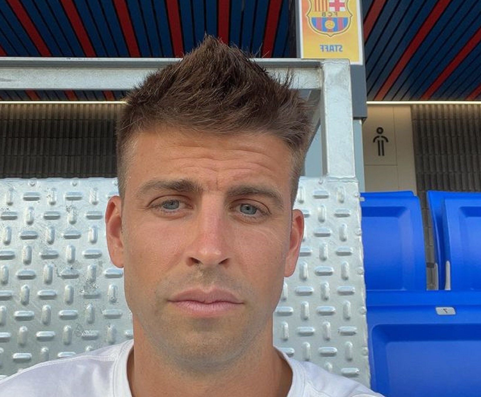 Fúria per la foto de Gerard Piqué amb la nova equipació del Barça: surt horrorós