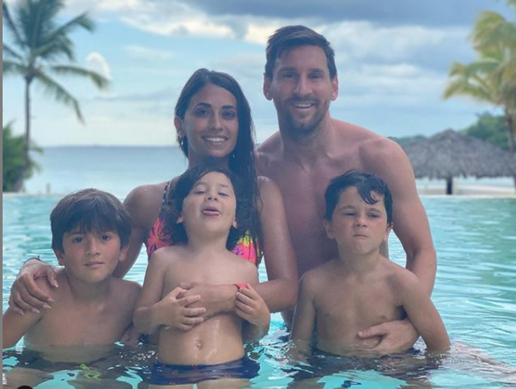 Las fotos de Antonela Roccuzzo en el Caribe con un mini bikini que se agotará