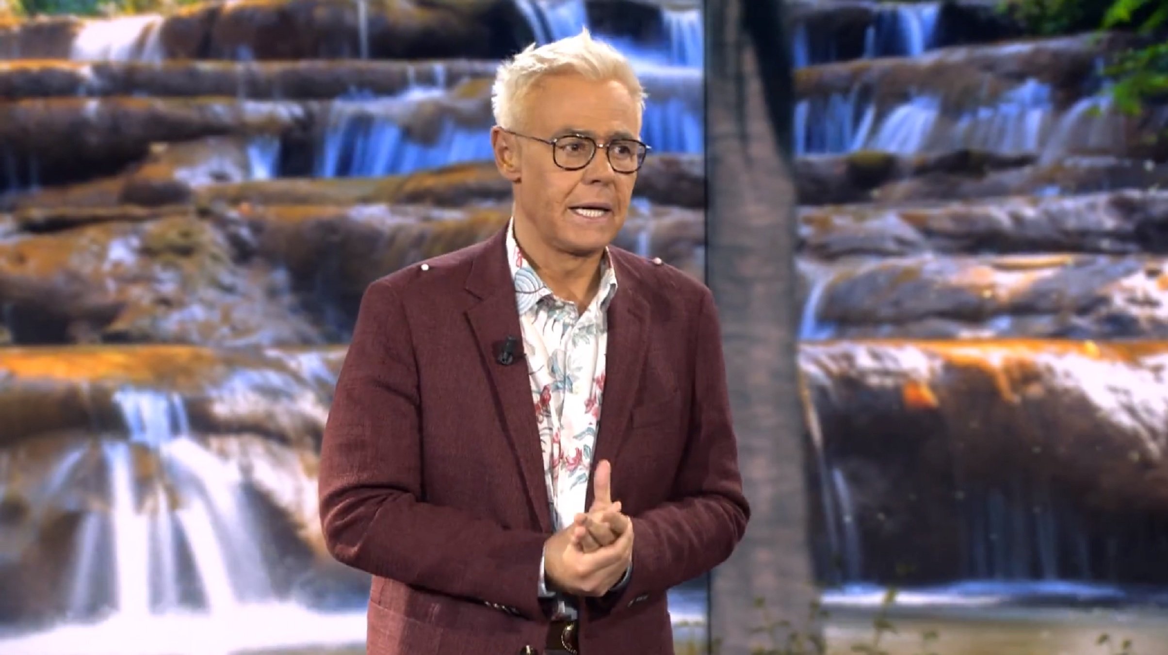 Jordi González abandona Telecinco i ja és al Brasil: foto a Ipanema despullat