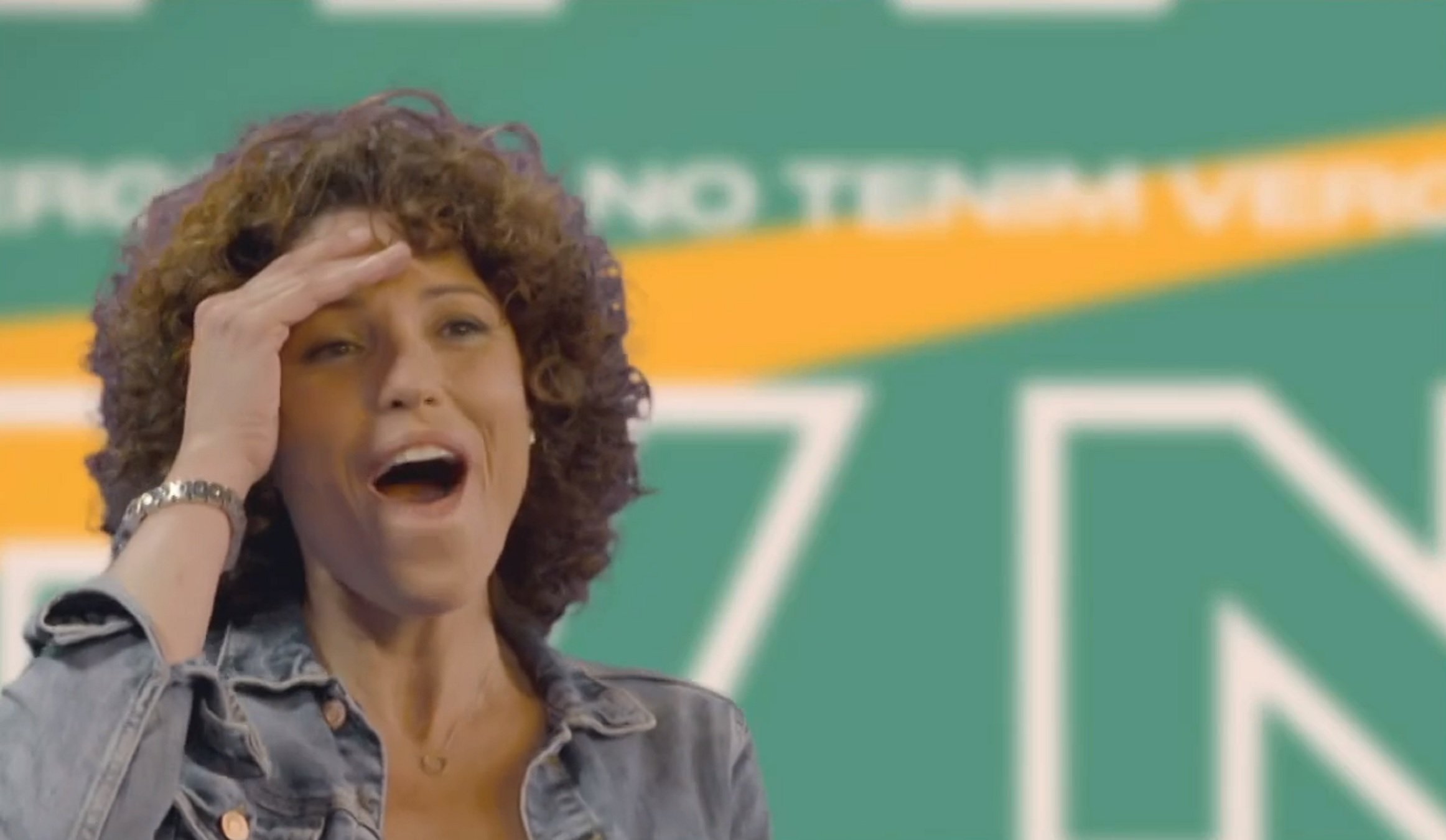 Marta Bosch al seu debut fa 20 anys amb Josep Cuní a TV3: molt jove i diferent