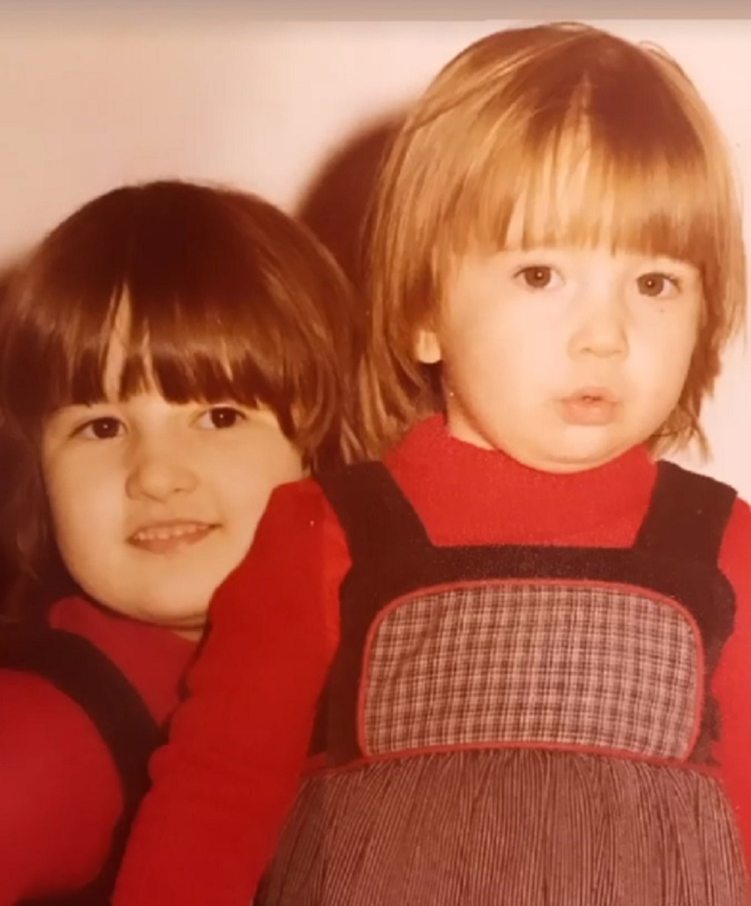 Foto brutal de famosa catalana antes de dedicarse a la TV, con su hermana