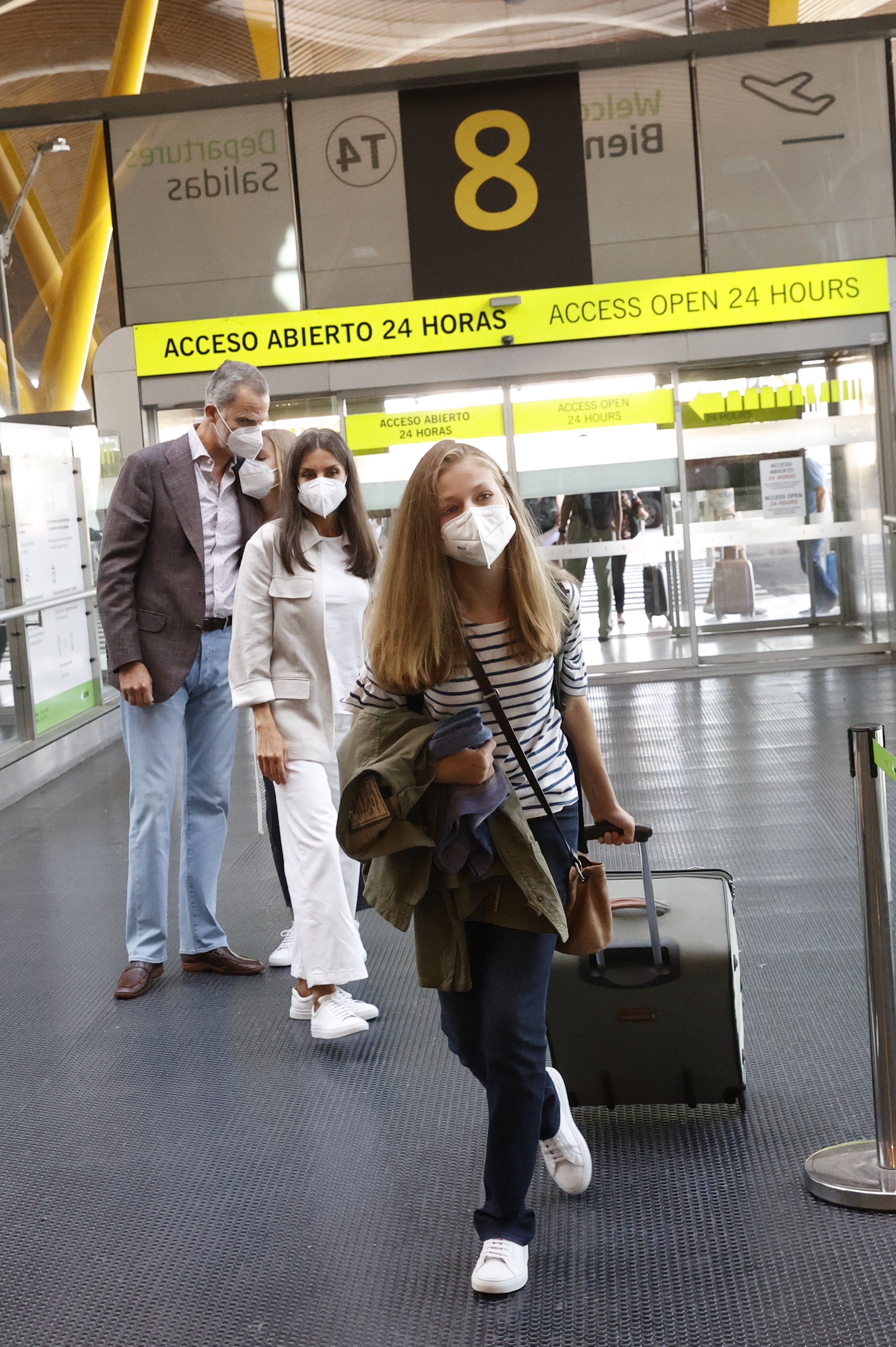 Indignació pel que s'ha vist en l'adeu dels reis a Elionor a l'aeroport: "Asco"