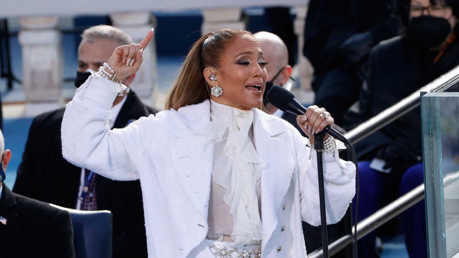El look de Jennifer Lopez para Nochevieja que muy pocas mujeres se atreverían a lucir