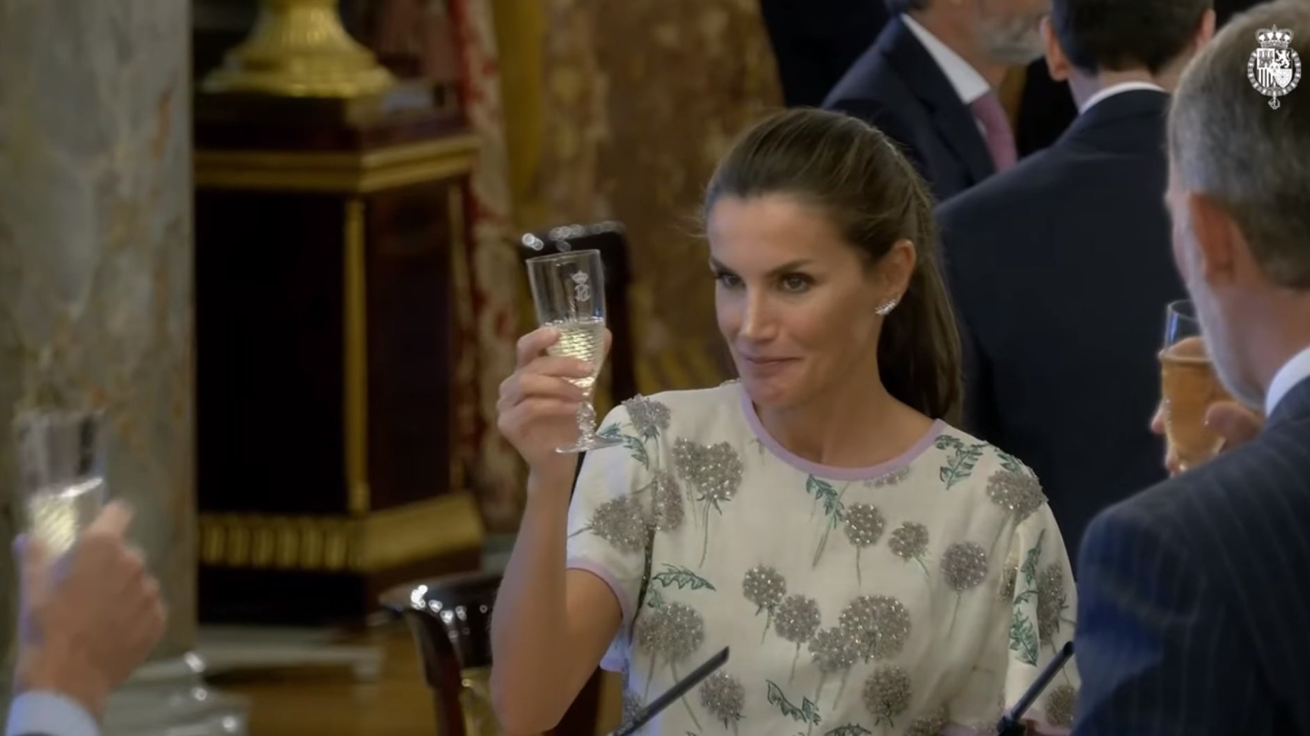 Casa Real persigue fotografías de Letizia totalmente ebria, tirada en el suelo