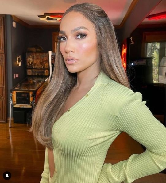 Hi ha una foto de Jennifer López a l'institut que està sorprenent fins i tot els fans més fidels