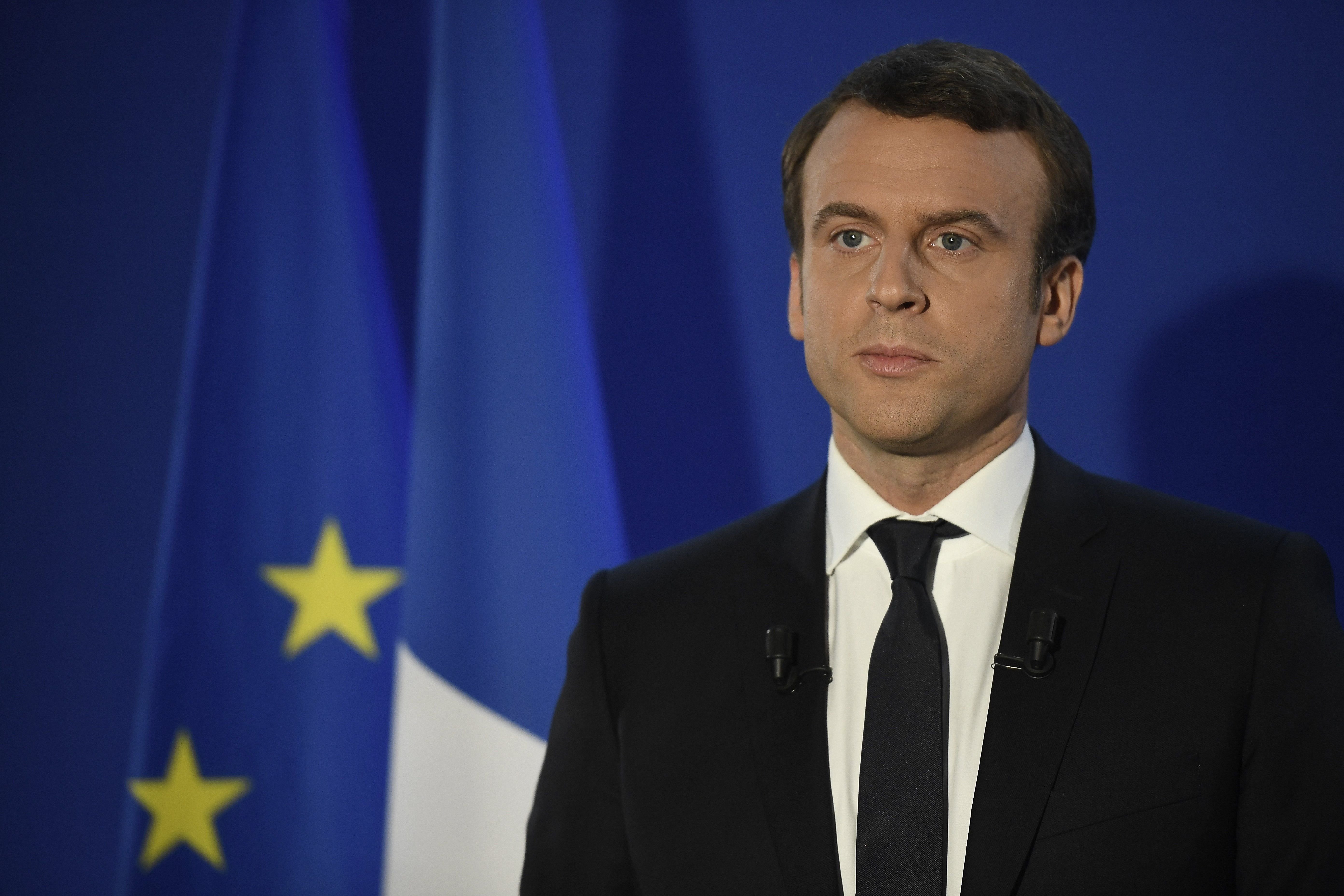El maquillatge de Macron ha costat 26.000 euros a França en tres mesos