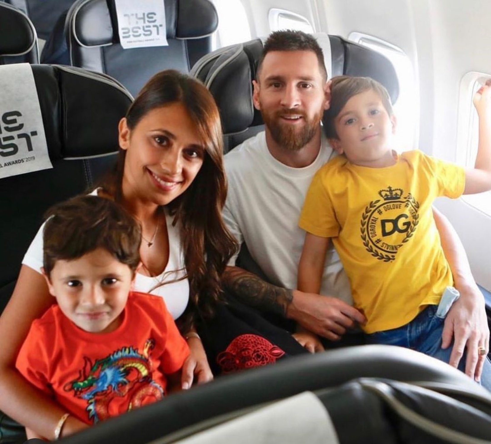 El plan especial de sábado noche de Antonela, Messi y los hijos, vestidos igual