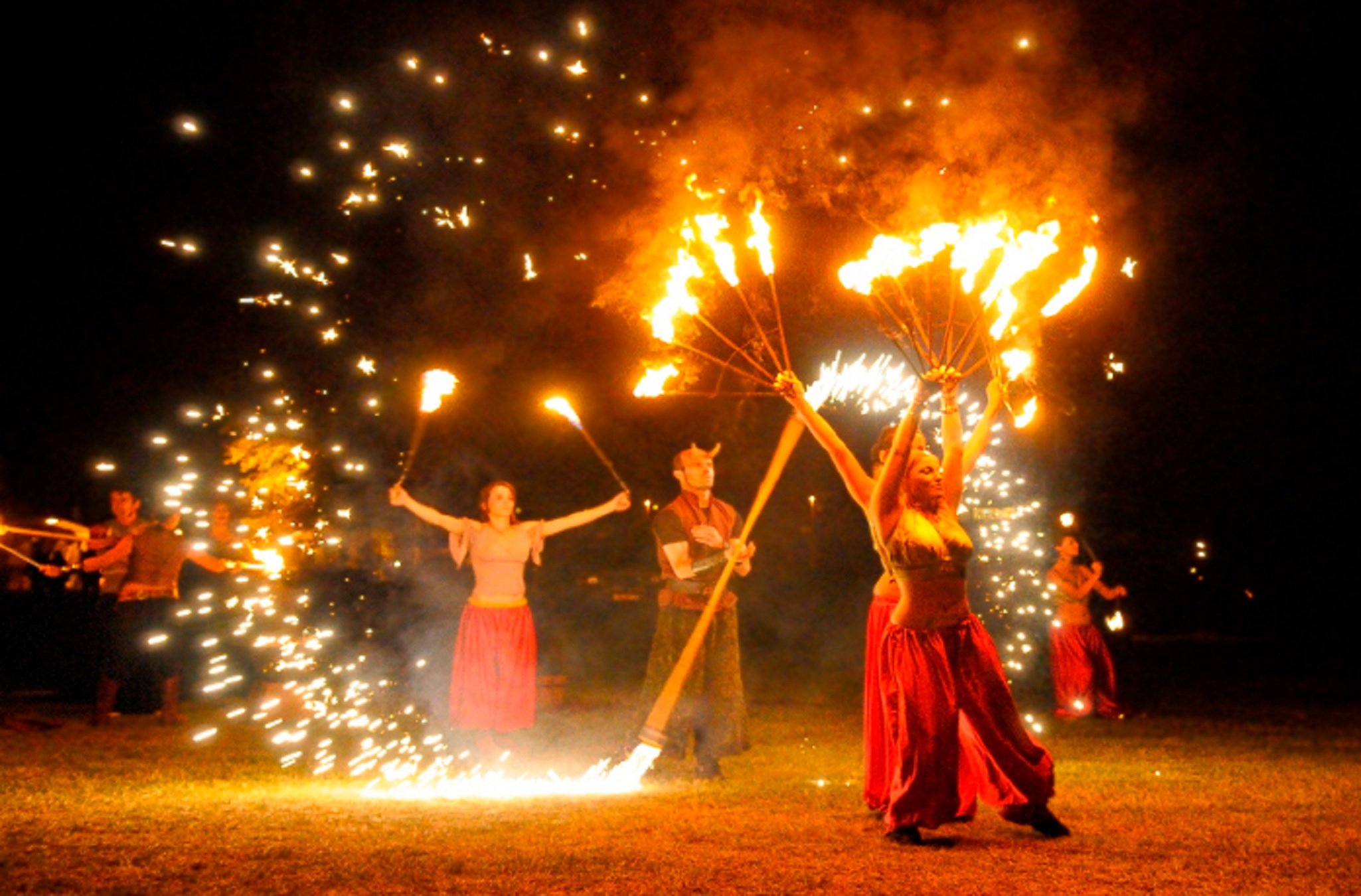 S'obre la 15a Fira de Bruixeria a Sant Joan Les Fonts, a La Garrotxa