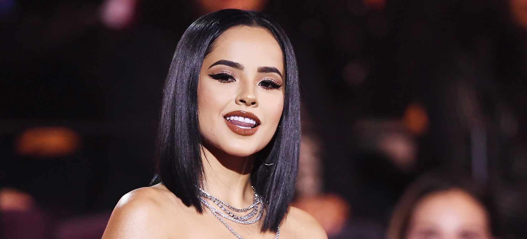 Becky G revoluciona Milà amb el seu look més atrevit: totes les mirades van al mateix lloc