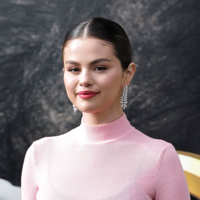 Selena Gómez tiene las botas tendencia de Fendi que sólo podrás comprar si estás dispuesta a pagar 877 euros