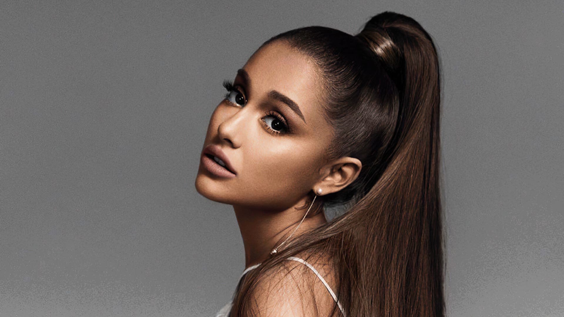 ¡Con un cuchillo y amenazando a Ariana Grande! La pesadilla que vivió la cantante llega a su fin