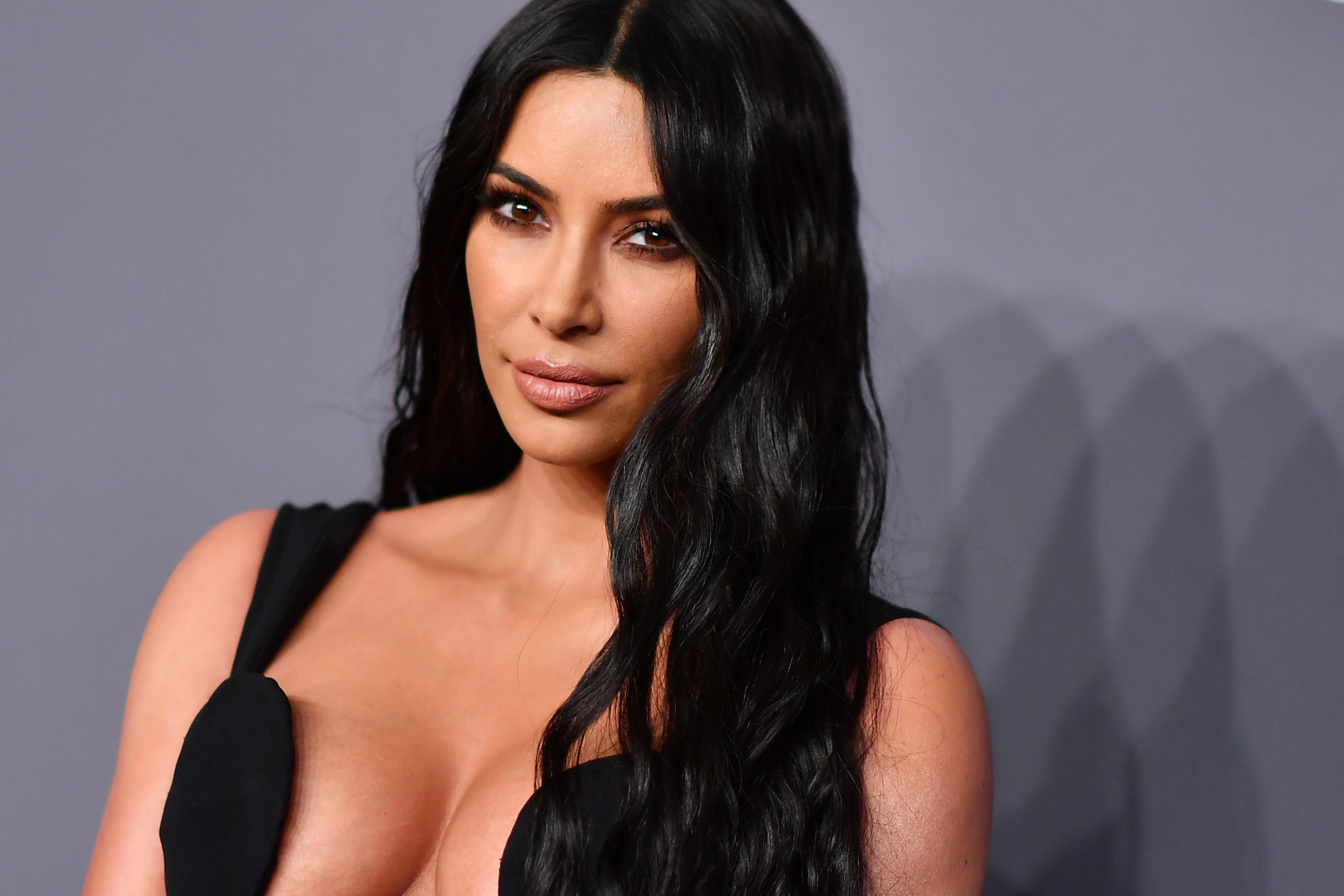 7 quilos es va treure Kim Kardashian per portar uns minuts el vestit més car de la història de les subhastes