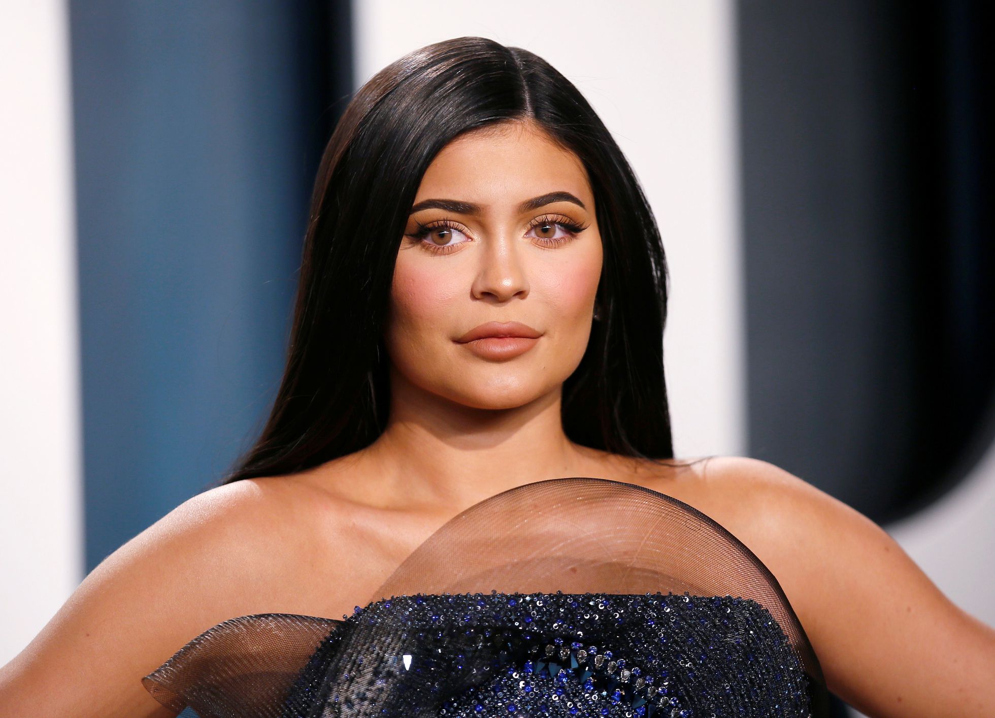 Kylie Jenner pone de moda las cejas decoloradas