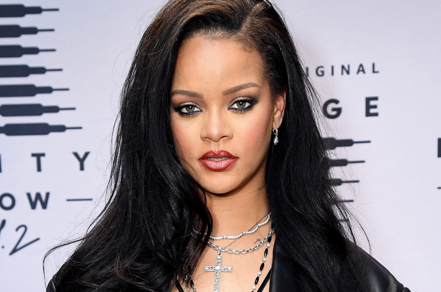 Rihanna quiere poner de moda el turquesa entre las embarazadas