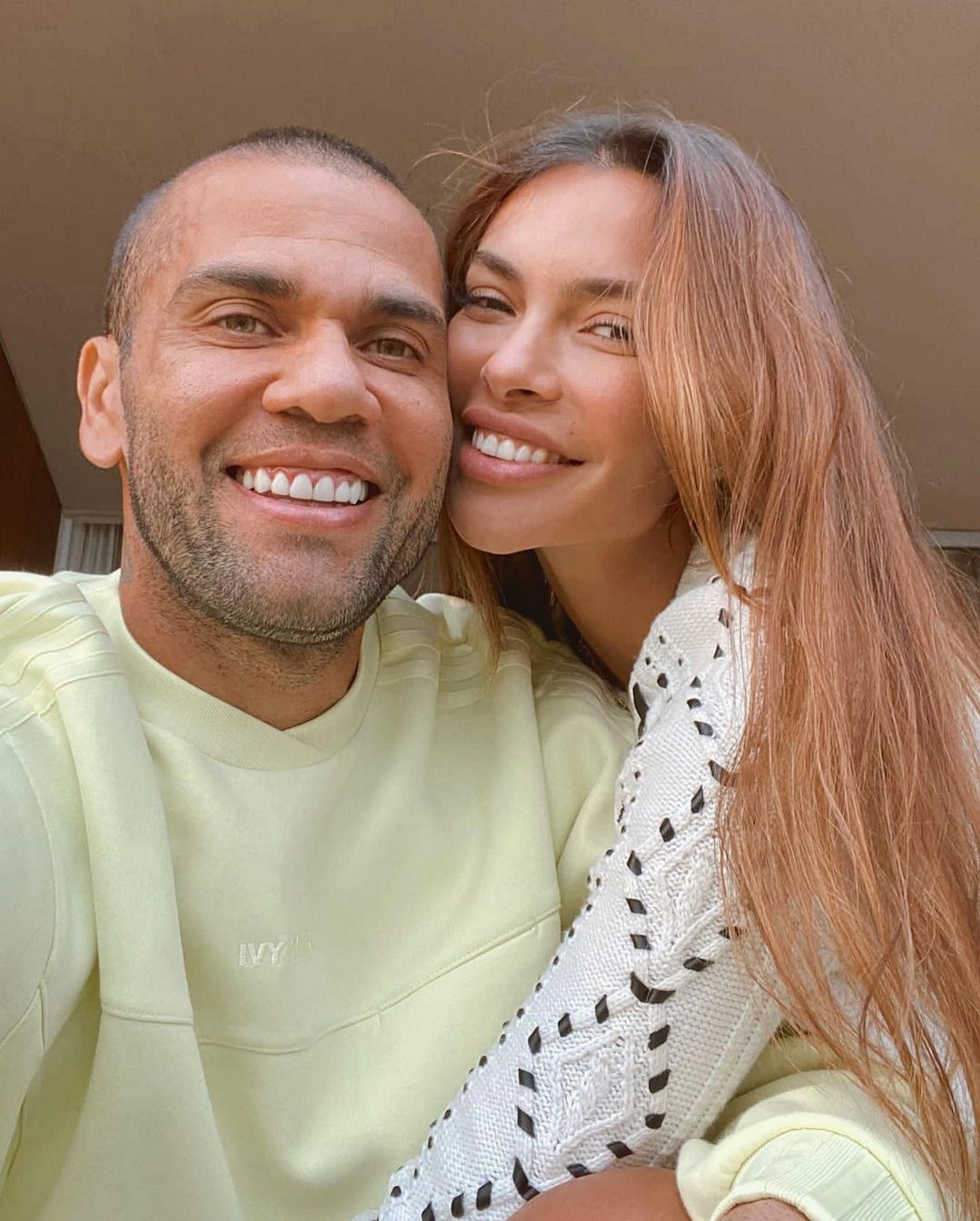 Emocionante foto de Joana Sanz, mujer de Dani Alves: celebra que vuelve al Barça