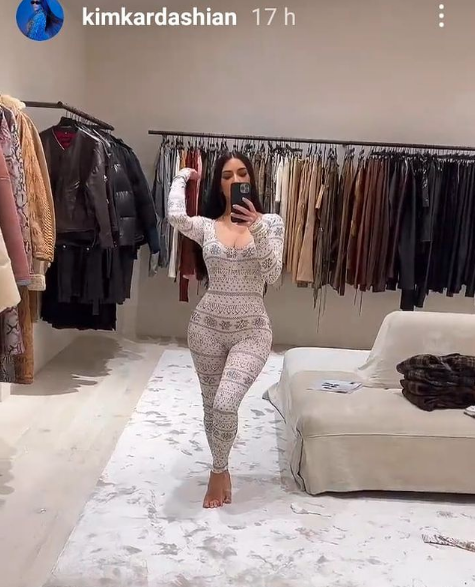 El vestit més indiscret de Kim Kardashian, especialment d'esquena