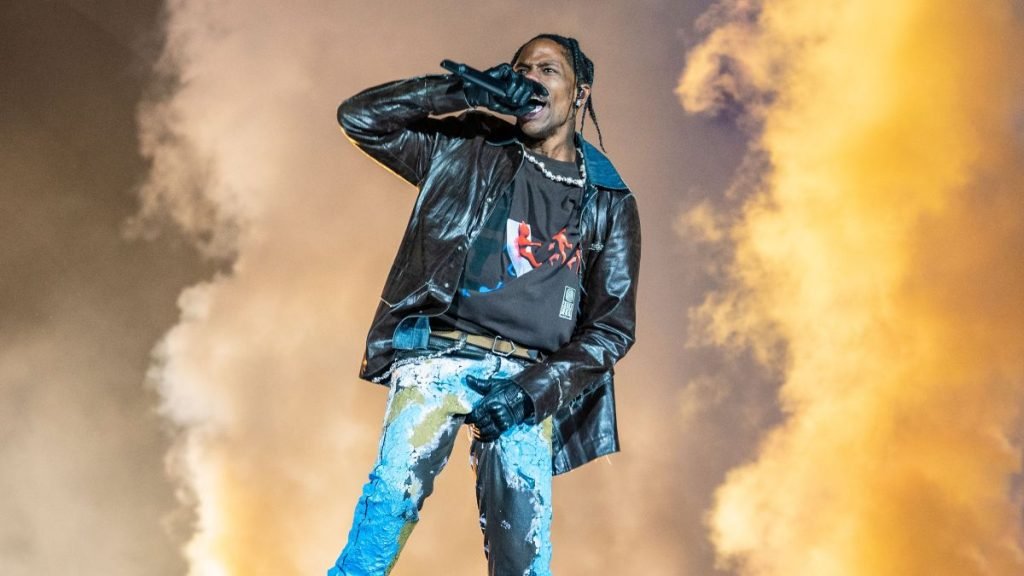 Travis Scott es fica en problemes després de pegar-li un cop de puny a un desconegut