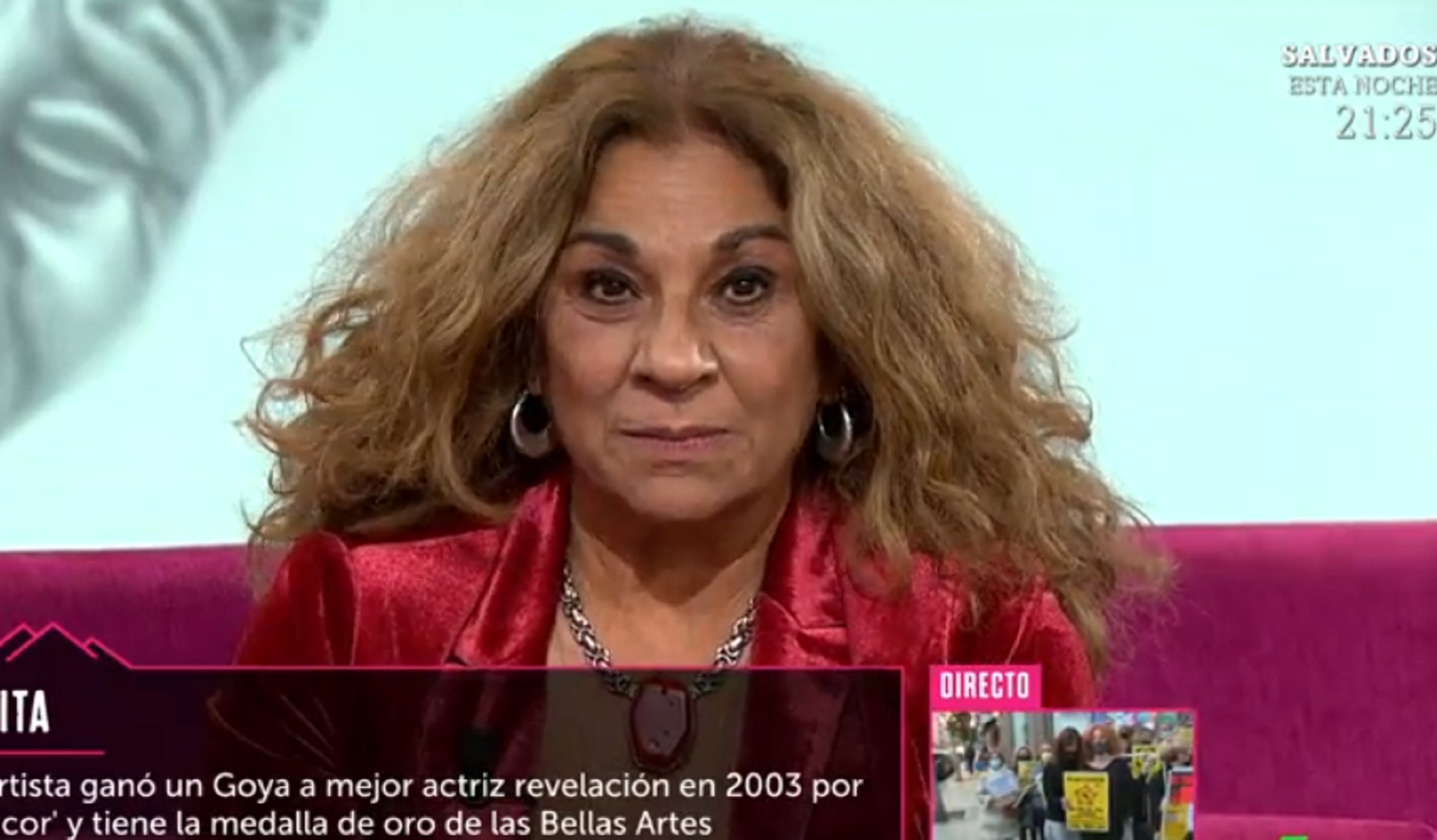 Lolita carga contra un presentador de Telecinco y le acusa de deberle dinero