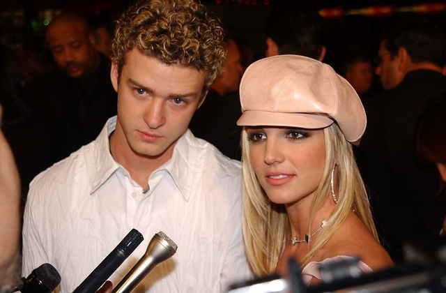 Britney Spears apunyala Justin Timberlake en públic i es penedeix