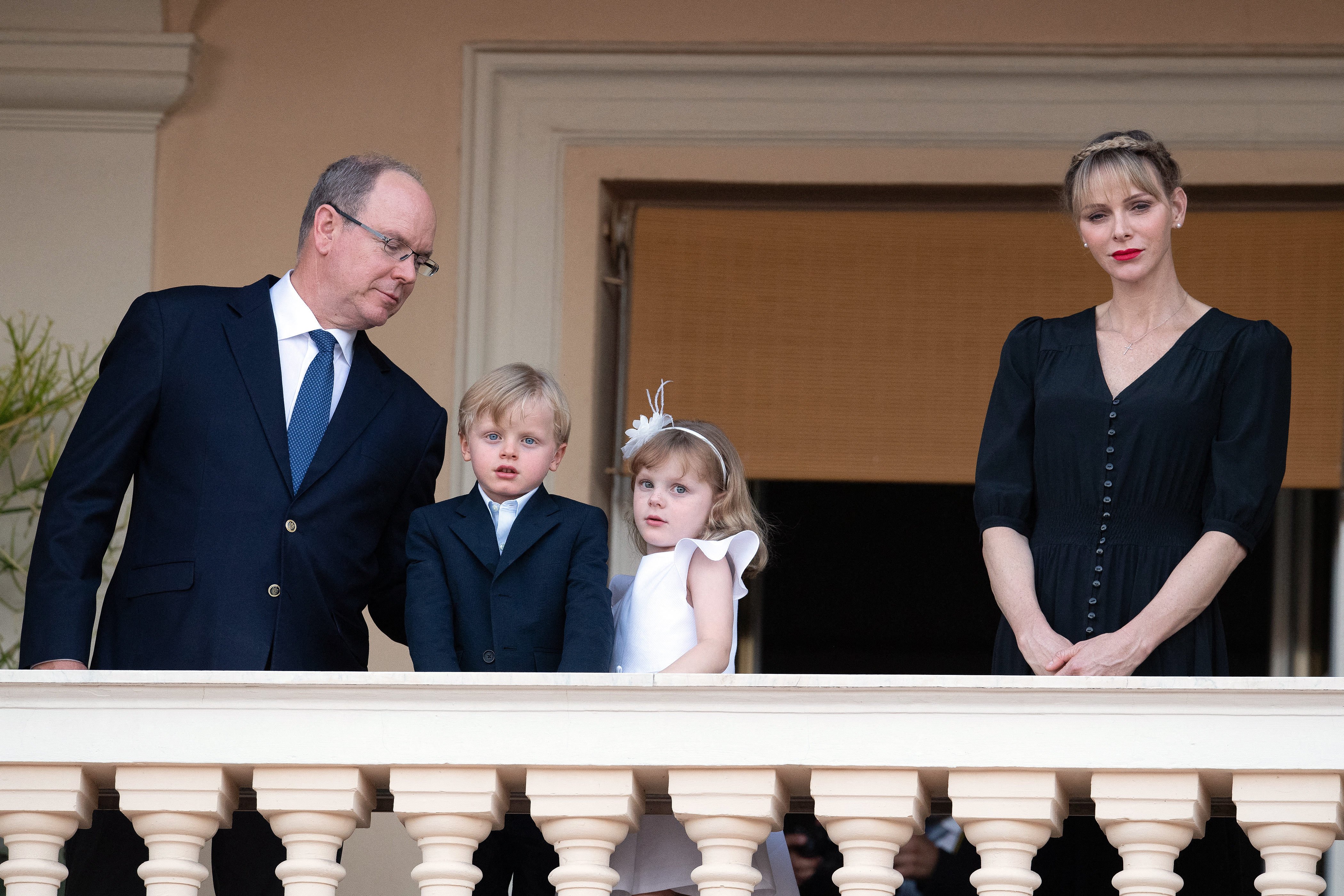 Charlene, freda i molt distant amb Alberto a Mònaco, es refugia en Jacques i Gabriella