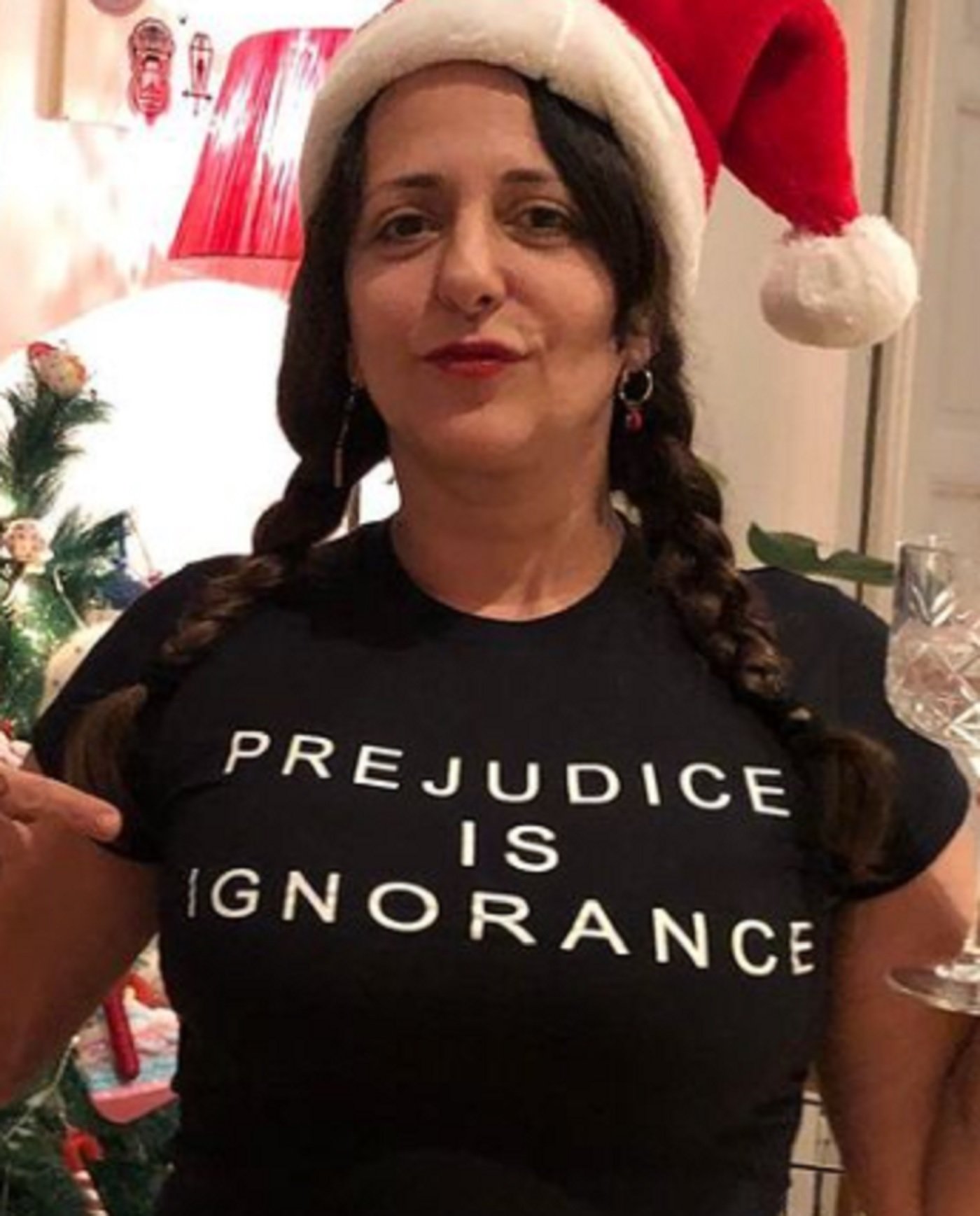 Yolanda Ramos felicita el Nadal: vestida de caganer i missatge en català