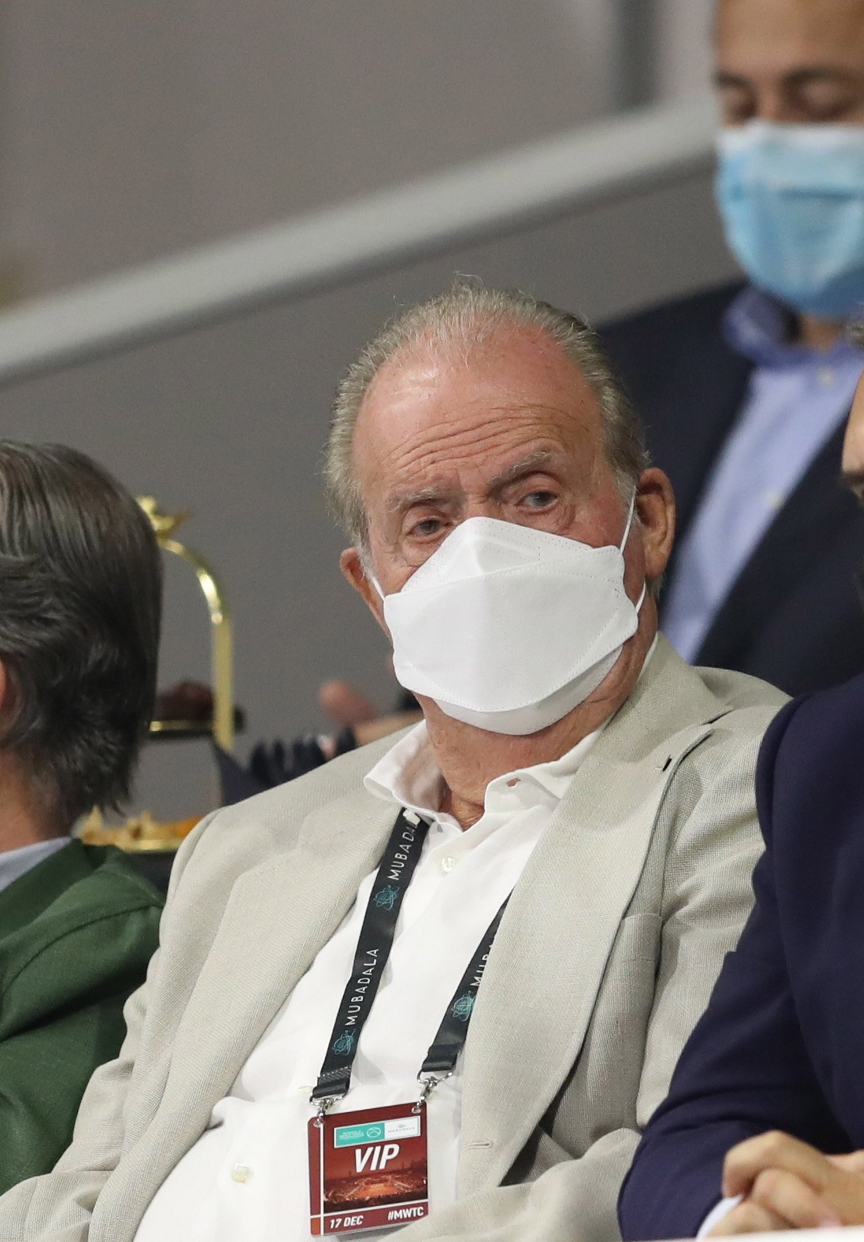 Joan Carles sense màscara: molt demacrat, tenyit i posa data al seu retorn