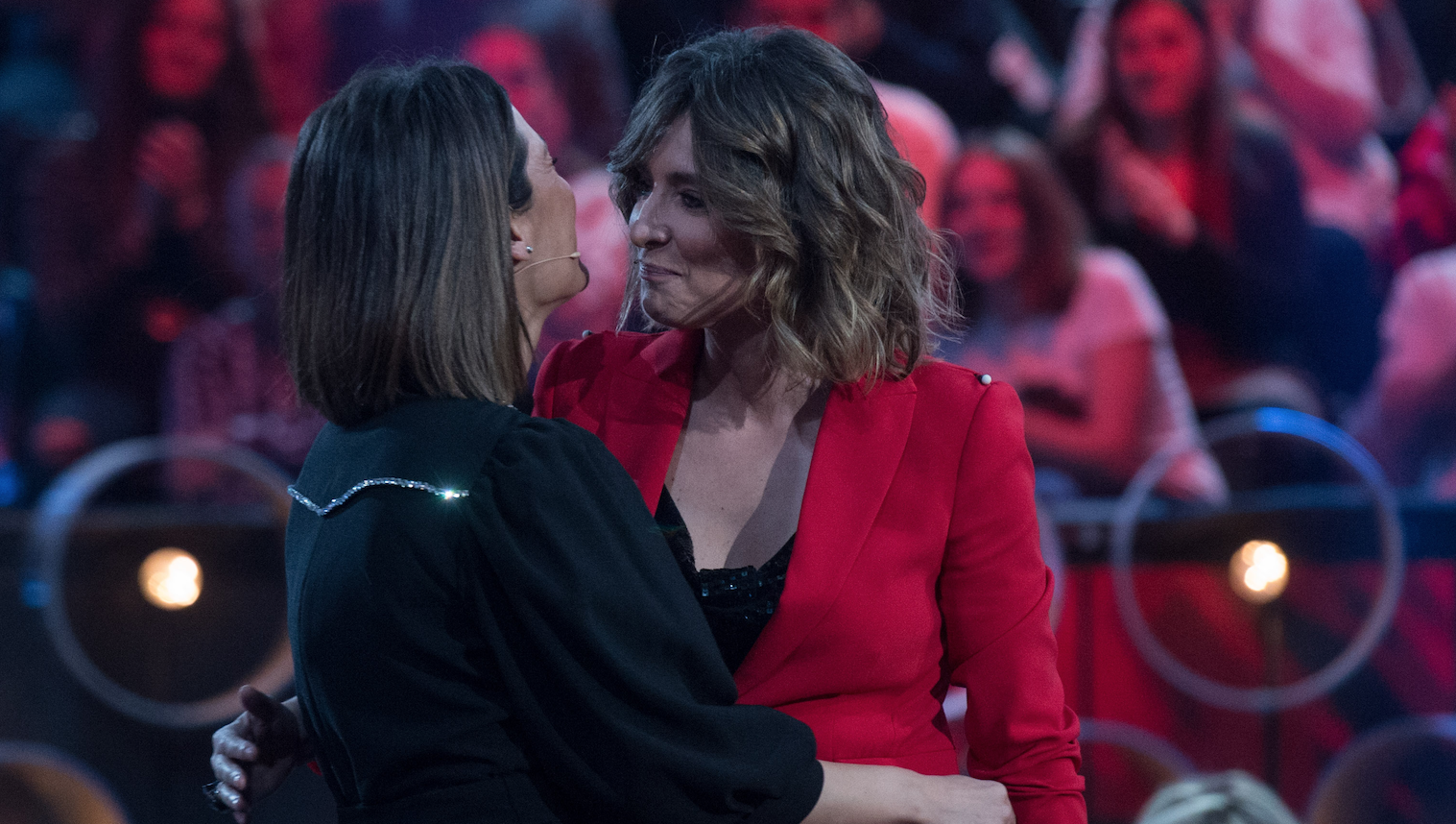 Famosa a sueldo en Telecinco se ofrece para hacer un trío con Sandra Barreda y Nagore Robles