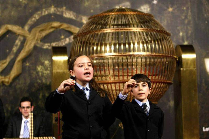 Hi ha un actor de 'Cuéntame cómo pasó' que va cantar la grossa de Nadal quan era nen de San Ildefonso