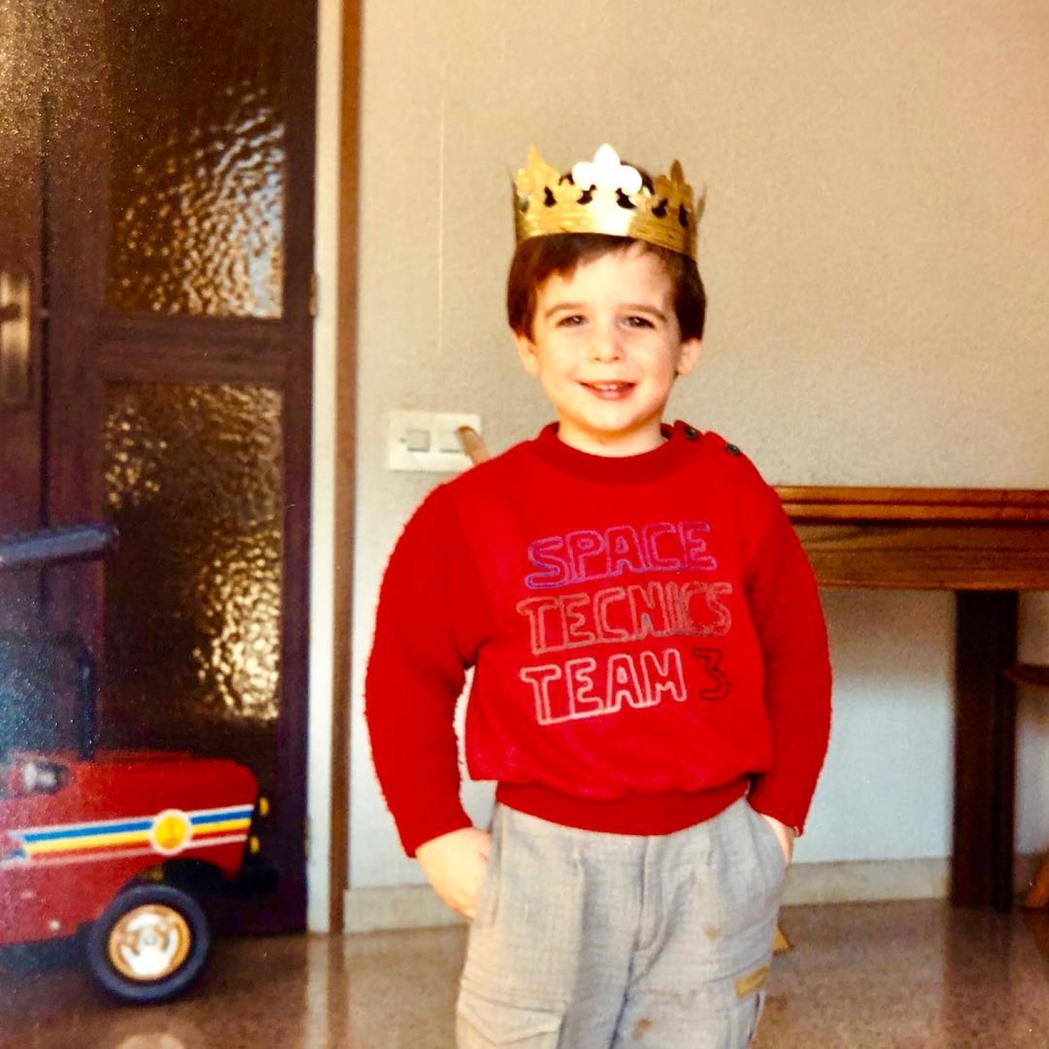 Presentador català commou: això va fer amb 10 anys (i ho acaba de trobar per casa)