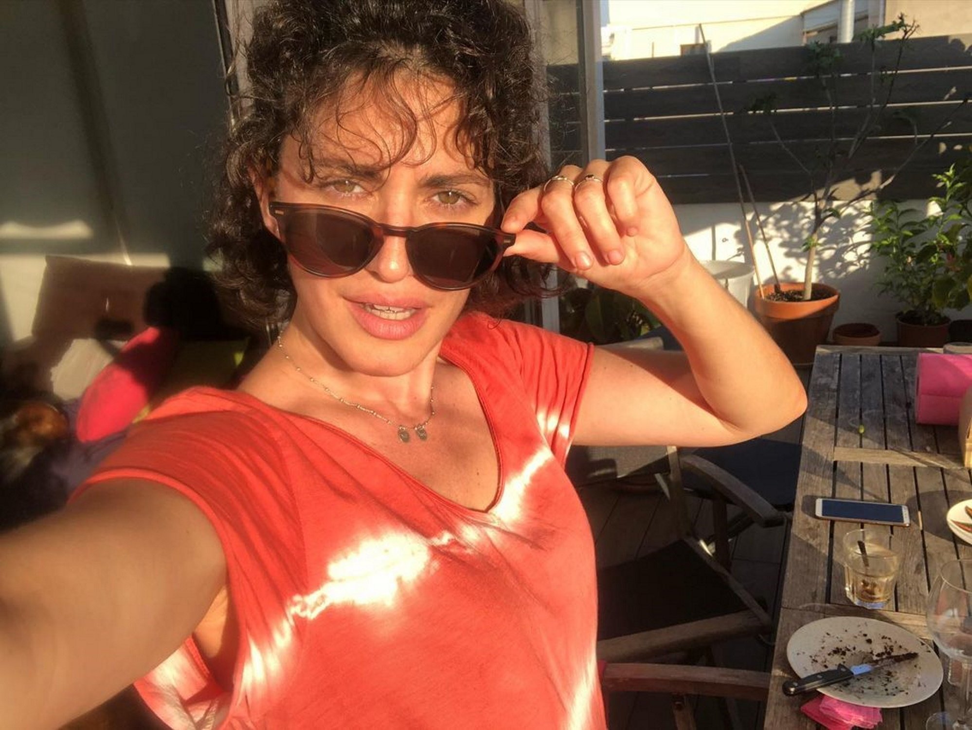Elena Gadel, enyorada, vídeo impagable a la piscina: els fans al·lucinen