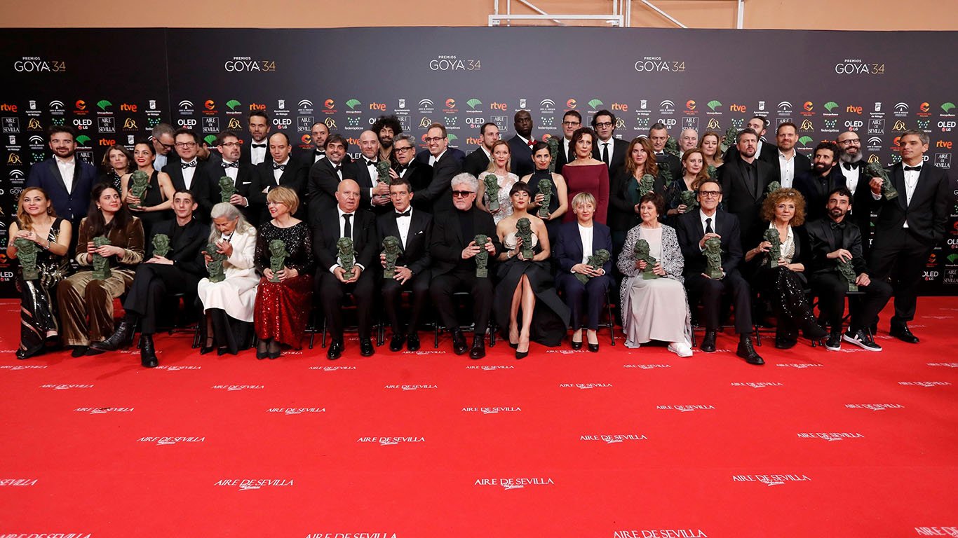 Estrella del cine español pone a la venta un Goya en Wallapop y prepara currículums para trabajar de camarero