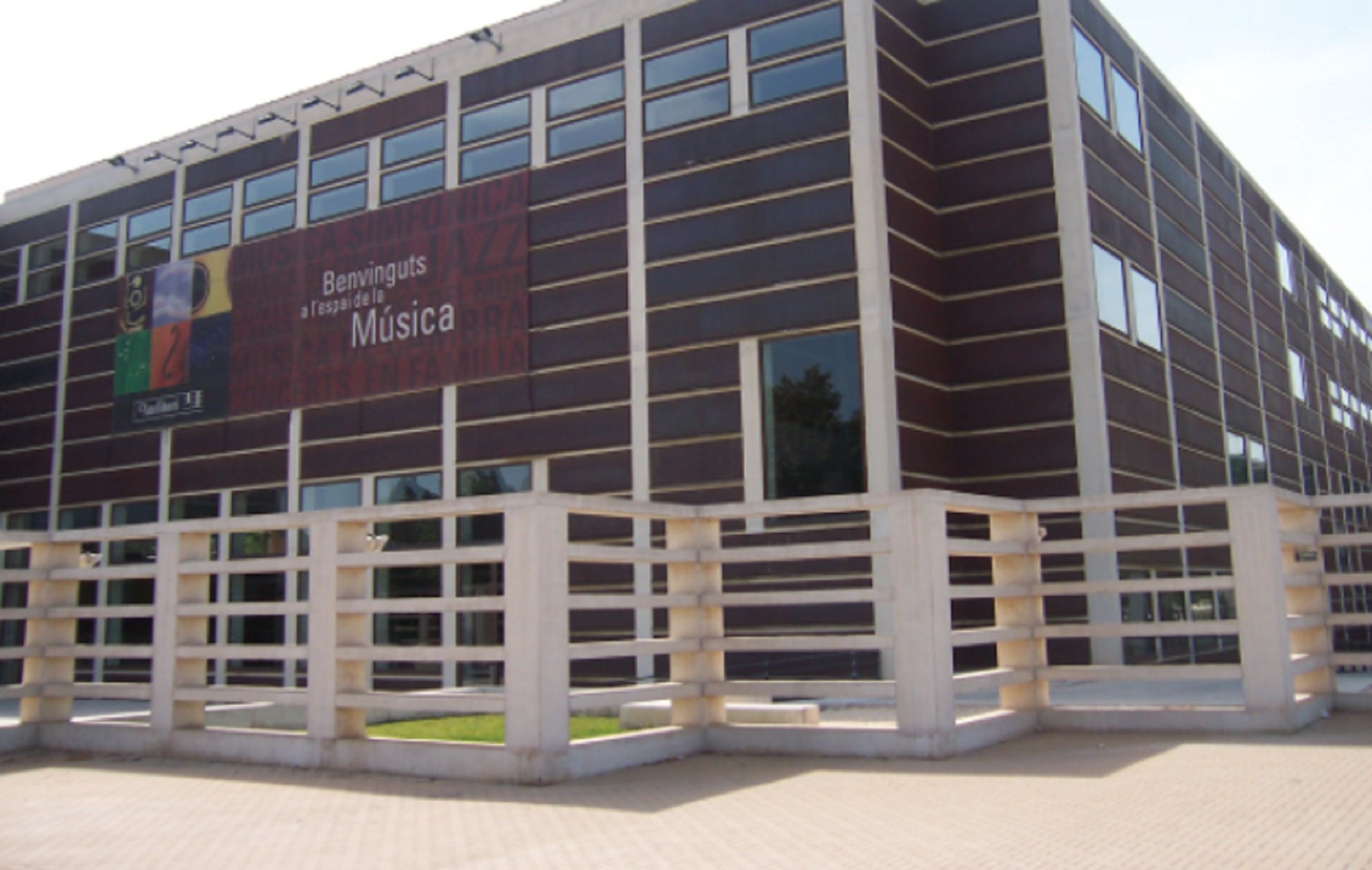 Escandalosa troballa al bar de l'Auditori. Un periodista català esclata: "Per què?"