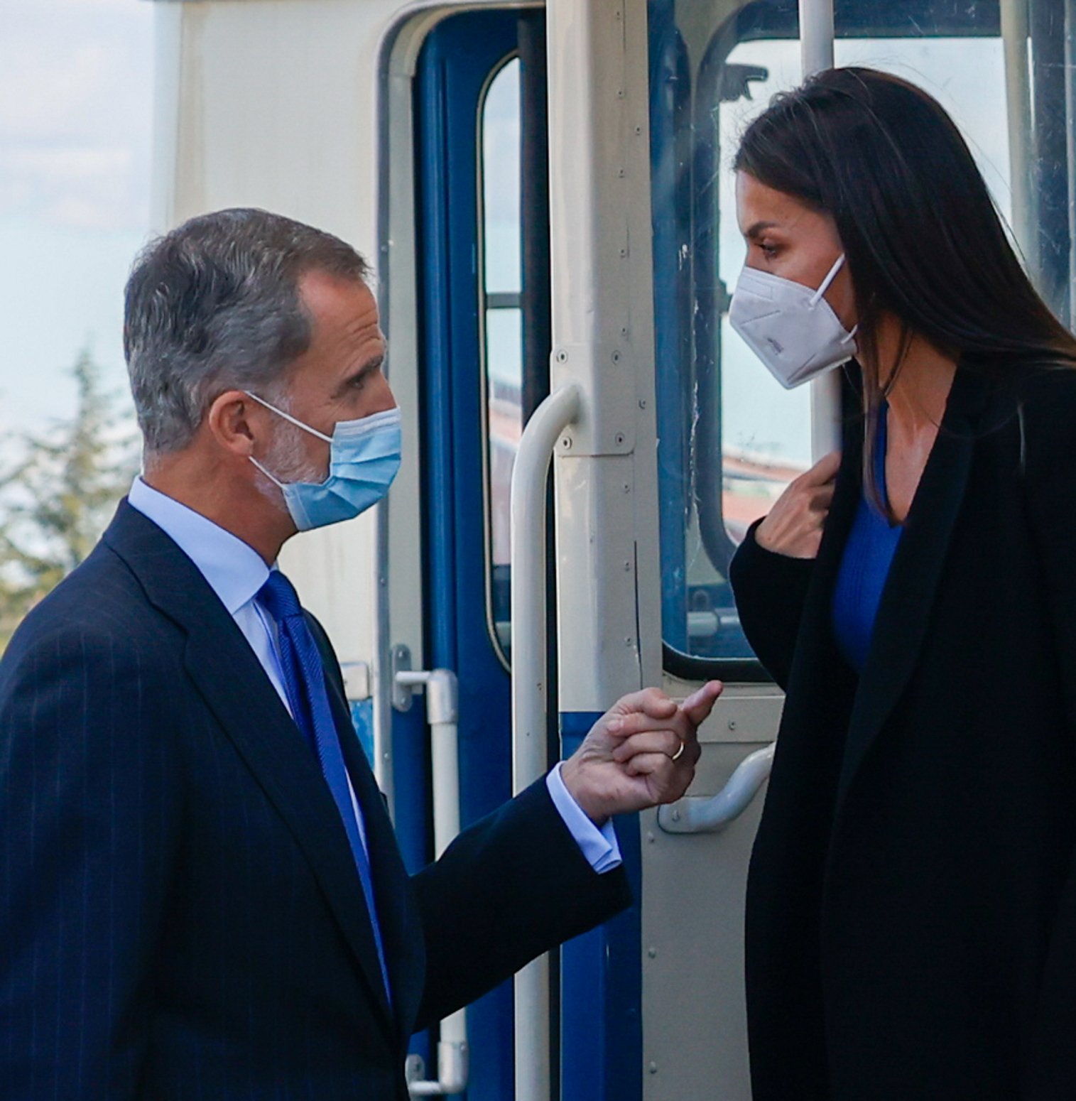 Familiar de Felipe y Letizia se infecta con el coronavirus y deja de trabajar