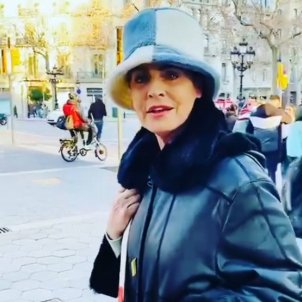 Antonia Dell'Atte i el seu xou en ple Passeig de Gràcia: és el somni d'Ada Colau