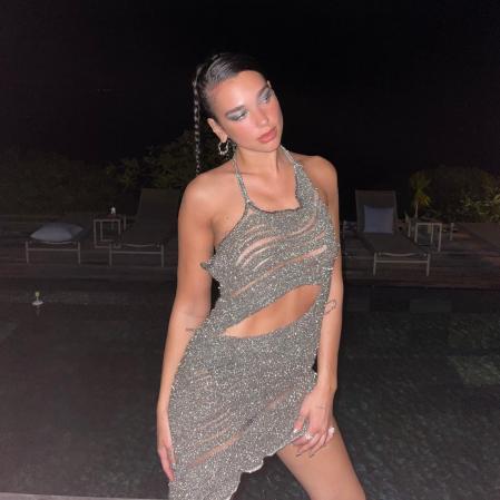 Dua Lipa y Kendall Jenner se copian la marca de bikinis