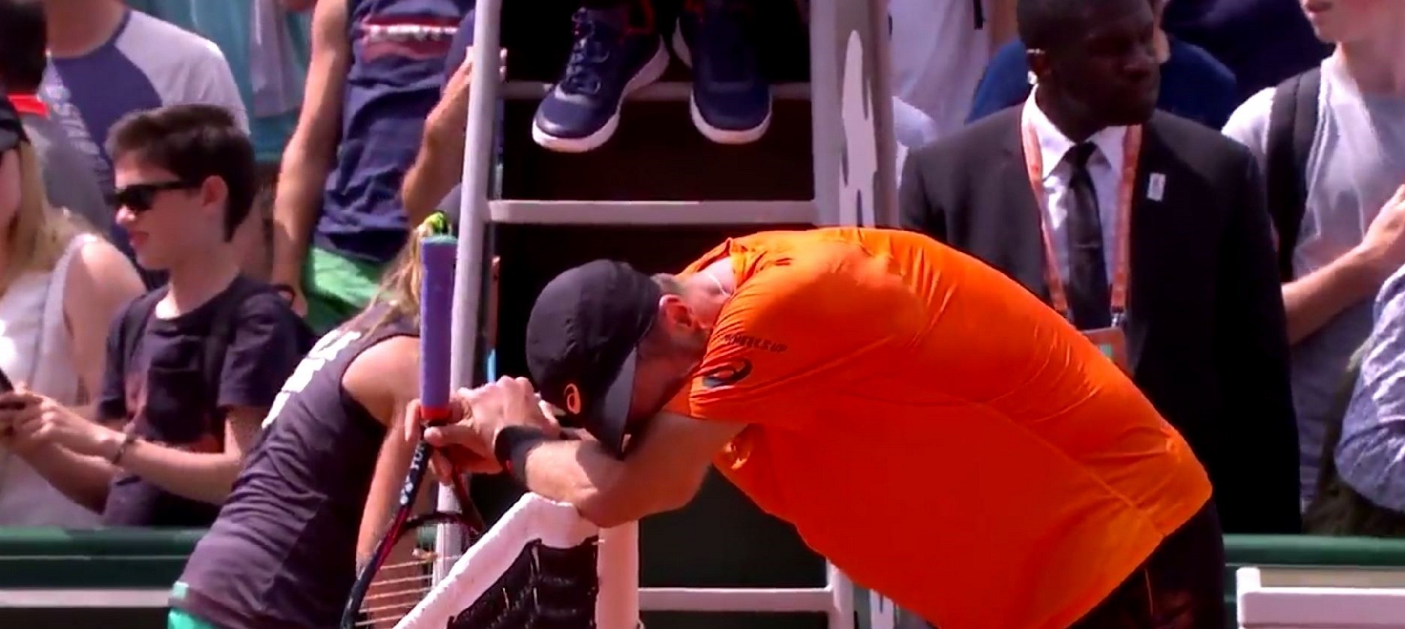 Lágrimas y una raqueta destrozada: el punto más dramático de Roland Garros
