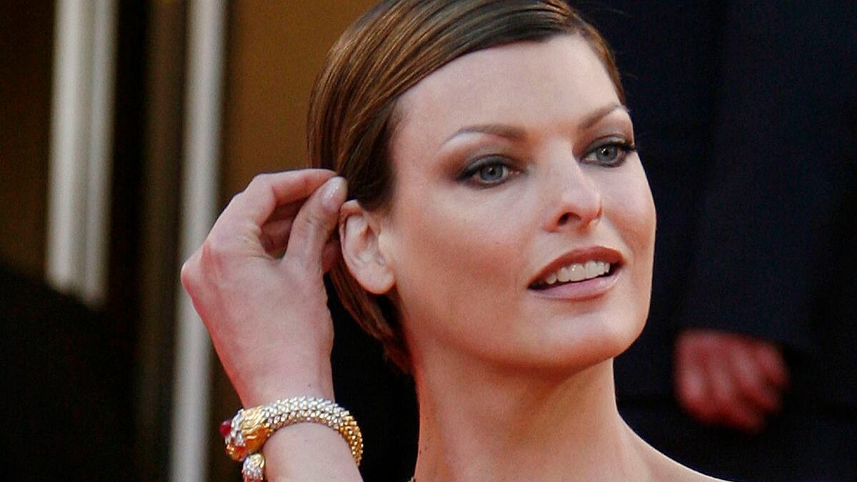 El cuerpo de Linda Evangelista tras quedar “brutalmente desfigurada”