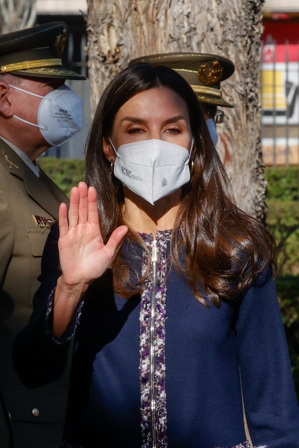 Letícia, ridícula a un acte militar i Margarita Robles l'ensorra amb un simple gest