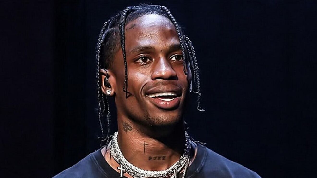 Travis Scott, nit de festa sense Kylie Jenner amb el clon de Kim Kardashian