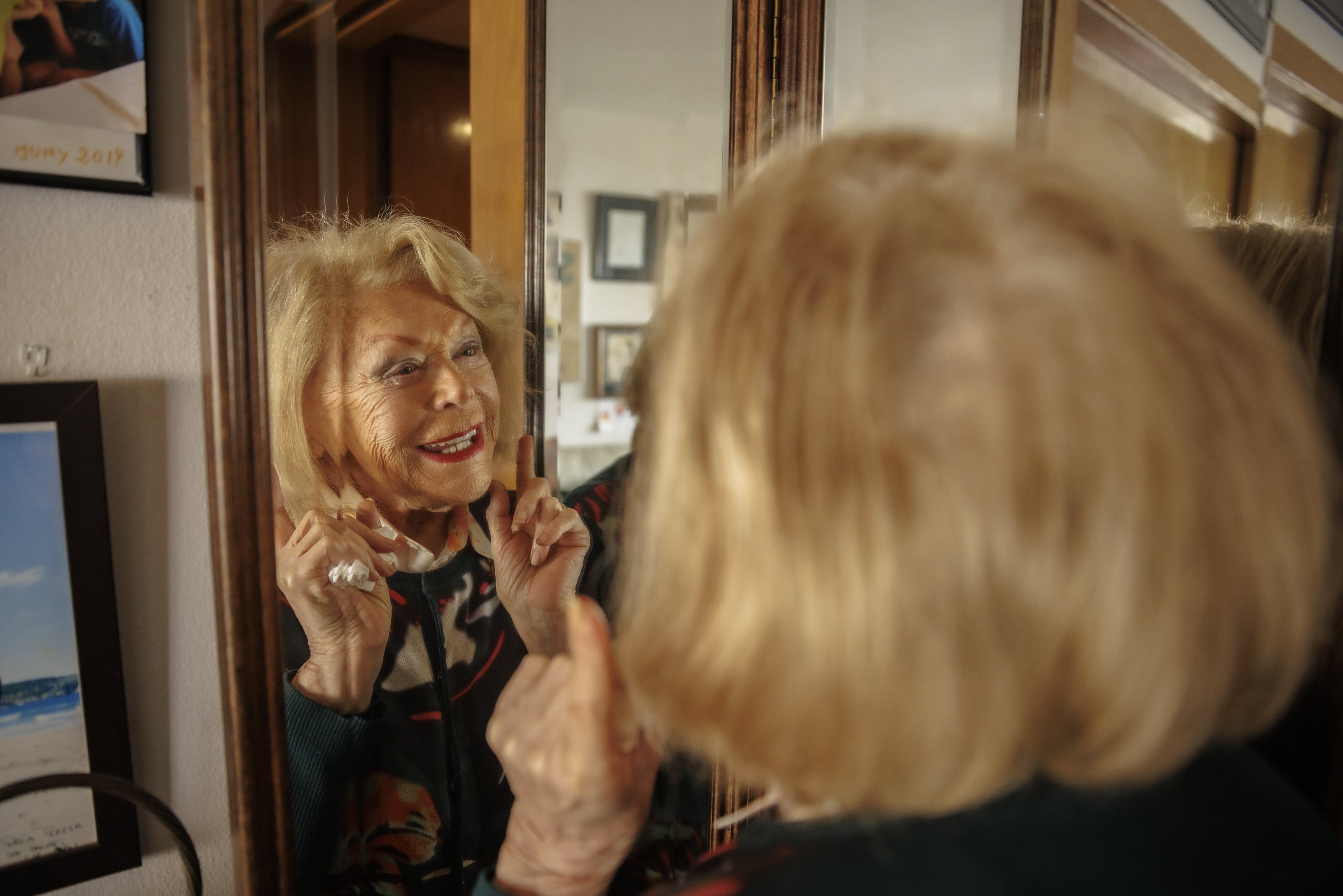 Así ha sido el funeral de Teresa Gimpera: VIPS, labios pintados y un escrito precioso