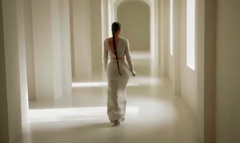 Kim Kardashian agita Instagram amb el seu nou banyador impossible