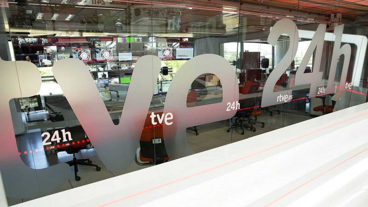Presentador catalán en TVE que revoluciona las redes sociales con sus posados sin camiseta