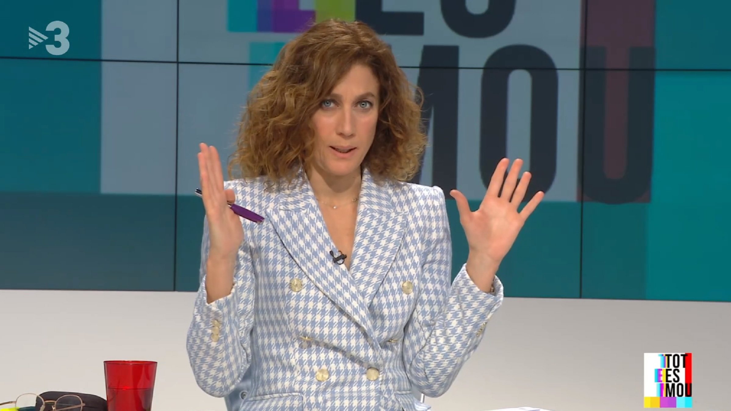 Helena García Melero reivindica el 8-M: imatge famosa d'una dona a Cadaqués
