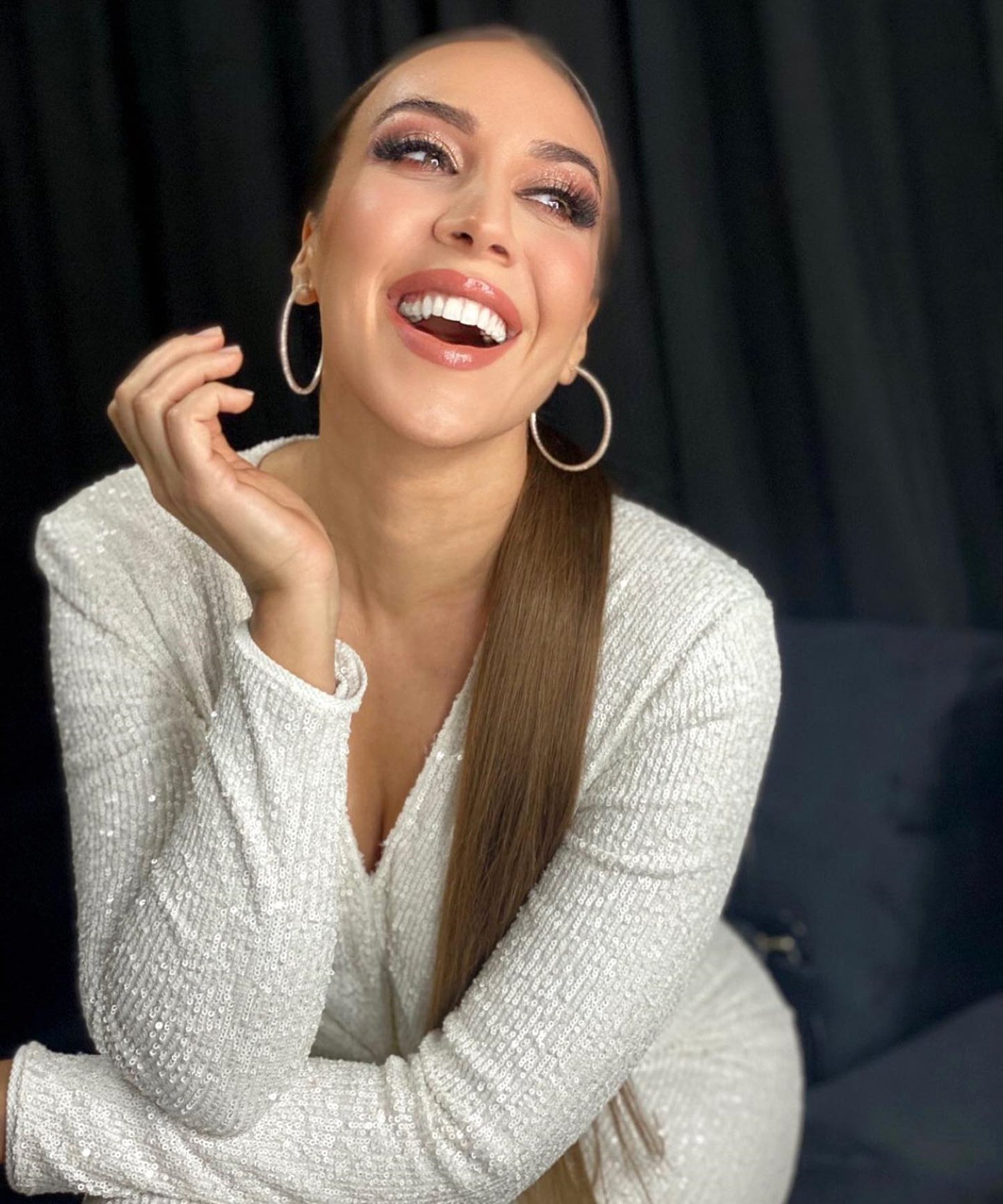 Mónica Naranjo, sin ropa: "Parece que refresca". Los fans, con la boca abierta