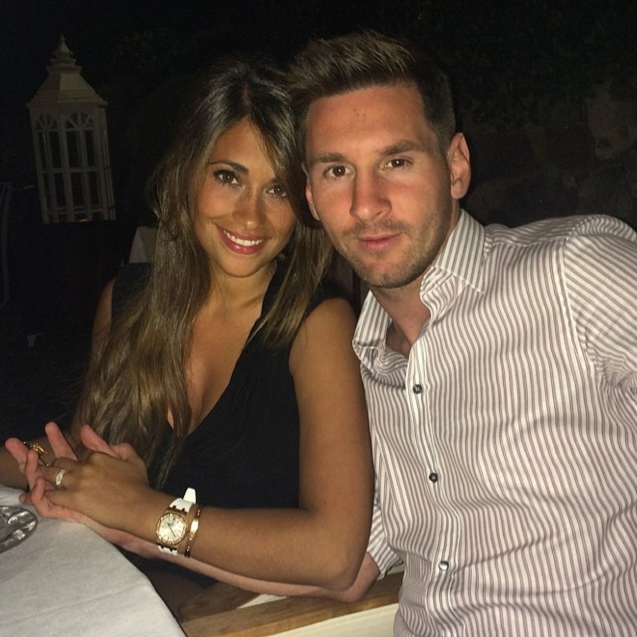 Messi i Antonella aterren al barri conflictiu on es casaran